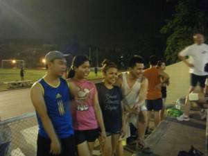 si Liz na may auto-smile sa Camera